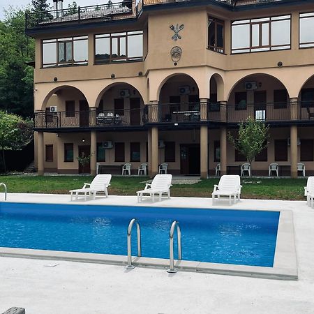 Hotel Noor 코니츠 외부 사진